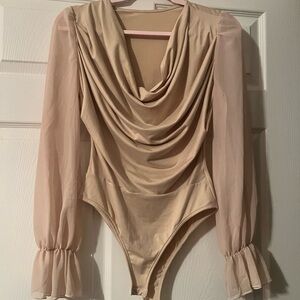 Elegant bodysuit with sheer sleeves